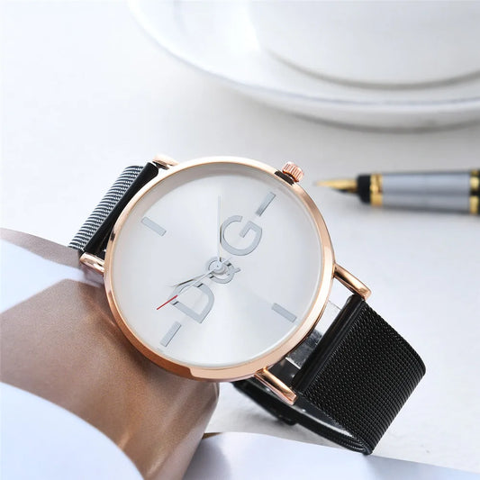 Reloj minimalista de lujo para mujer con pulsera de Oro